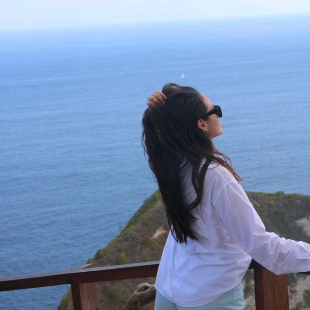 Climbing challenge at Kelingking beach with my sisters