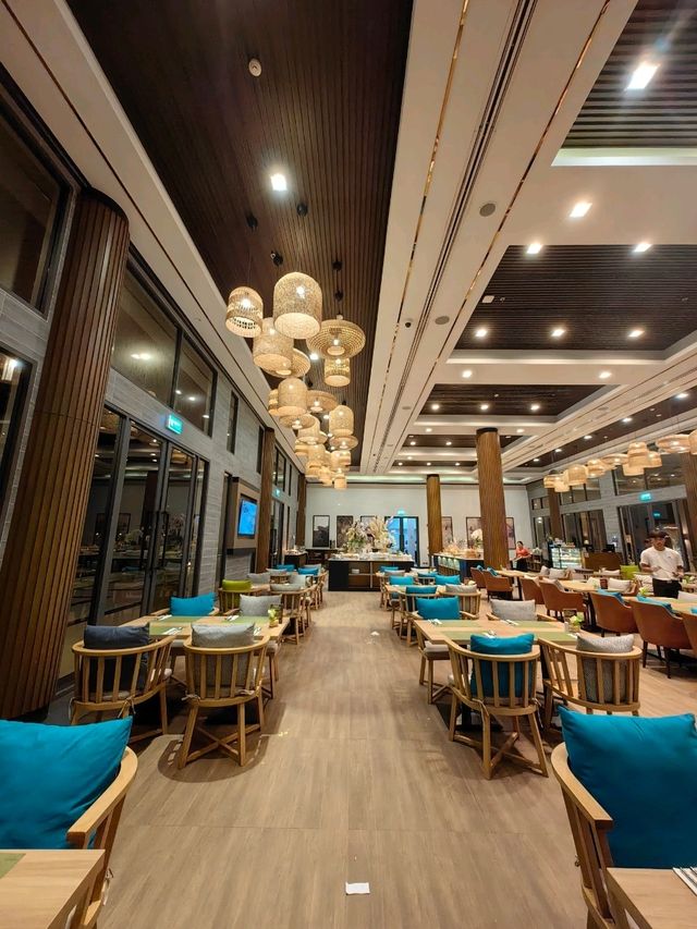 Riva Restaurant, Amazing Dining Experience that Serves Thai and International Cuisines