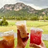 IKO Camp & Cafe เพชรบุรี จิบกาแฟชมวิวเขาอีโก้ ⛰️