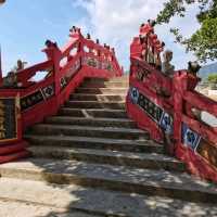 ไหว้ขอพรเจ้าแม่กวนอิมริมทะเลที่ Repulse Bay