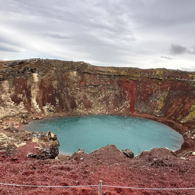🇮🇸冰島絕美斑斕Kerid火山口湖