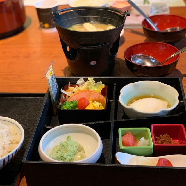 【山形 あつみ温泉 萬石屋】プロが選ぶ旅館100選 40年連続優勝  朝ごはんフェスティバル日本一！！