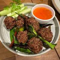 "เกียรตินิยม" ร้านอาหารไทยฟิวชั่น
