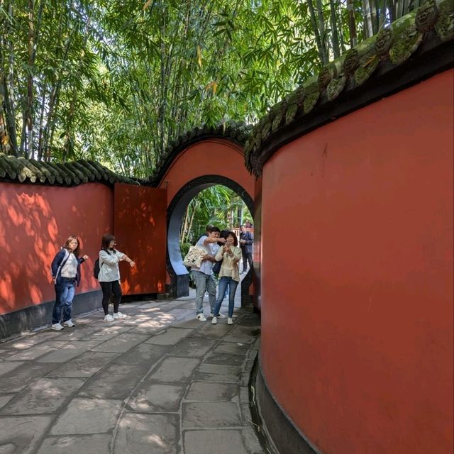 Vibrant Serenity at Wu Hou Shrine in October