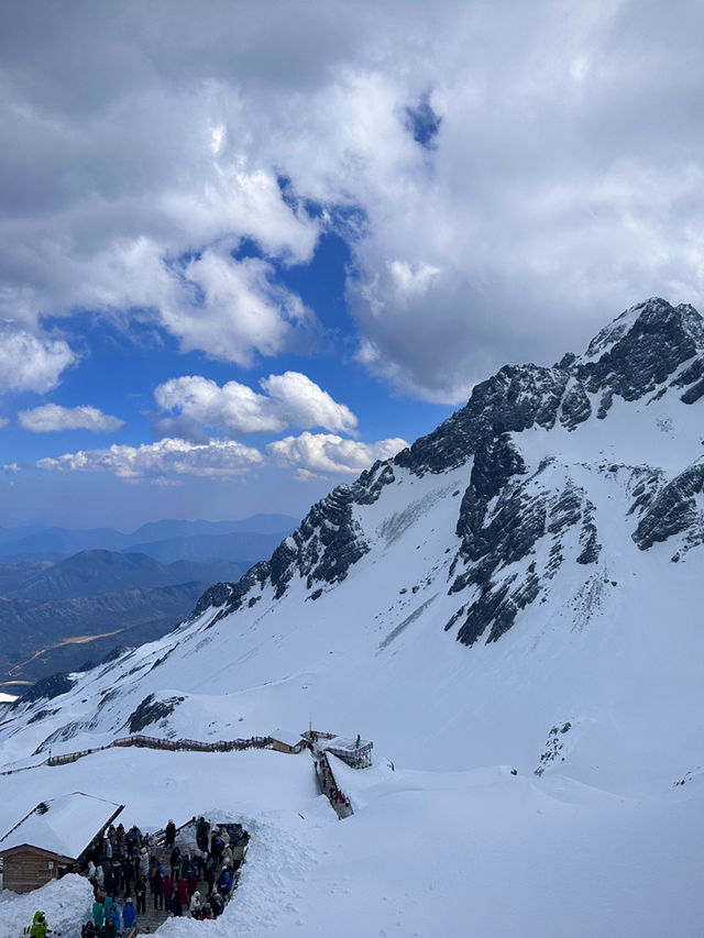 ตะลุยภูเขาหิมะมังกรหยก (Jade Dragon Snow Mountin)