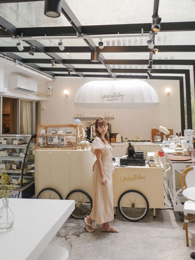 曼谷🇹🇭奶油風自然光cafe🤎
