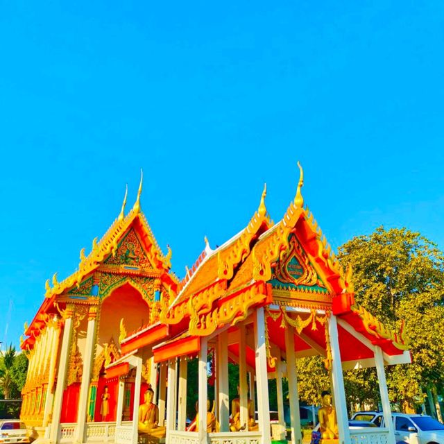 ลอดประตู "พระราหู" วัดศาลารี