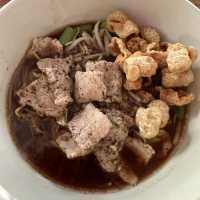 ก๋วยเตี๋ยวเรือบวกหาด street food สไตล์เชียงใหม่