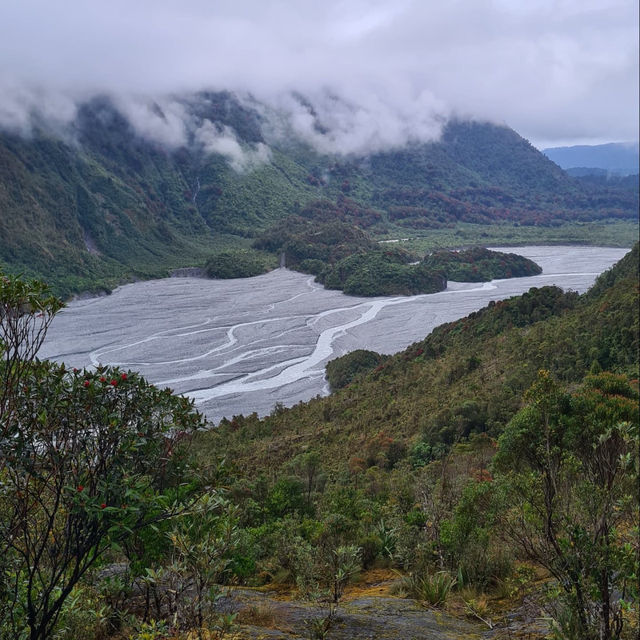 Journey to the Glacier: Exploring Robert’s Point Track🏔️🌿