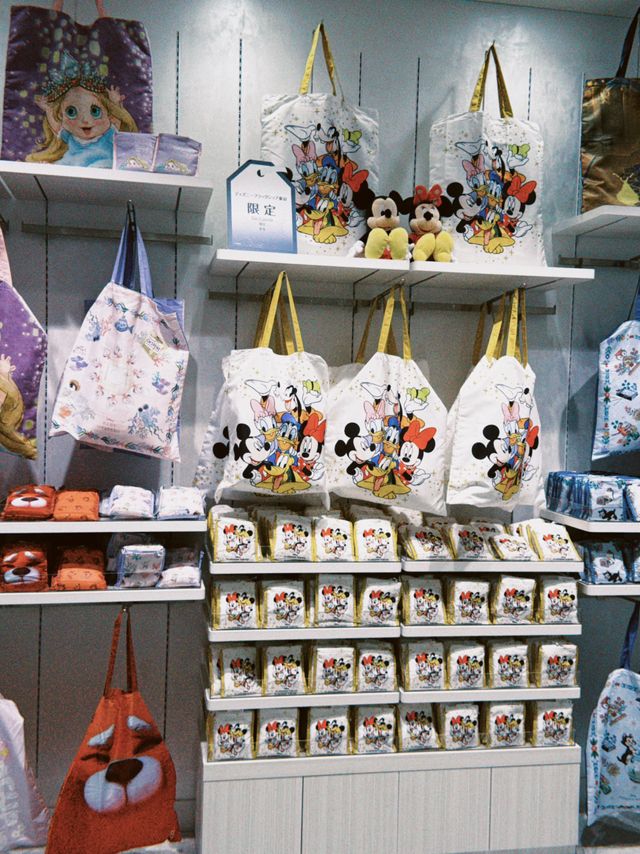 【東京新宿】🪄迪士尼旗艦店✨三層周邊商品 可免稅‼️🛍️