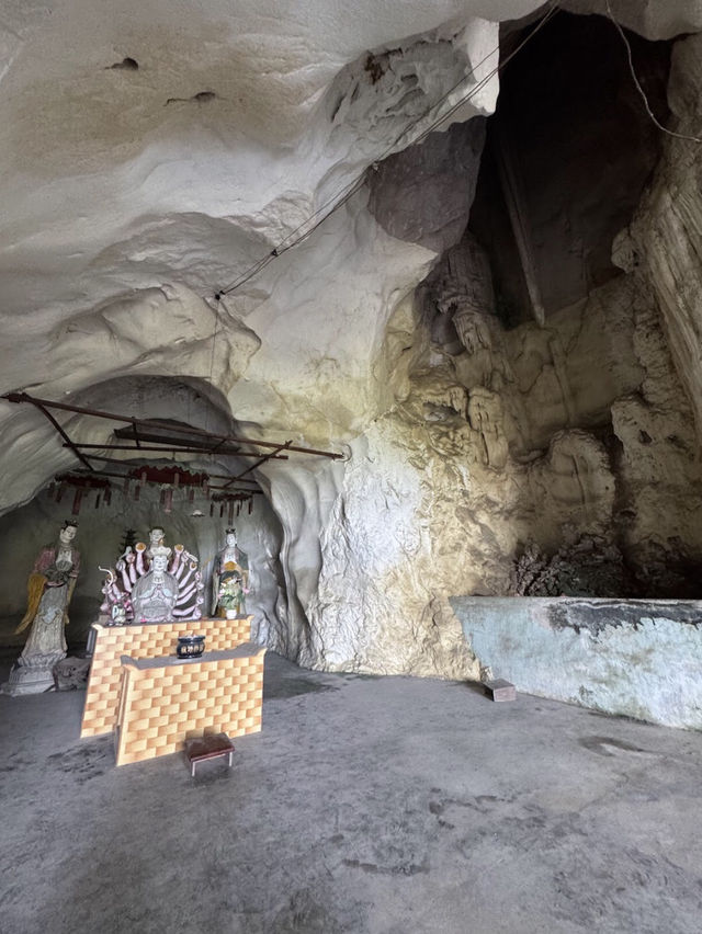 Sam Poh Tong Temple, Ipoh, Malaysia