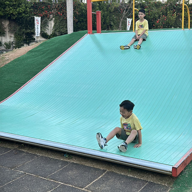 【 沖繩親子遊。大型市區公園 】