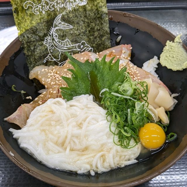 【和歌山県】とれとれ市場〜新鮮な海産物がそろう市場〜