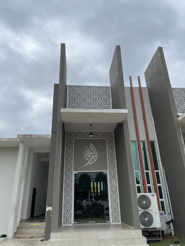 Stunning architecture design in Gua Musang Mosque 