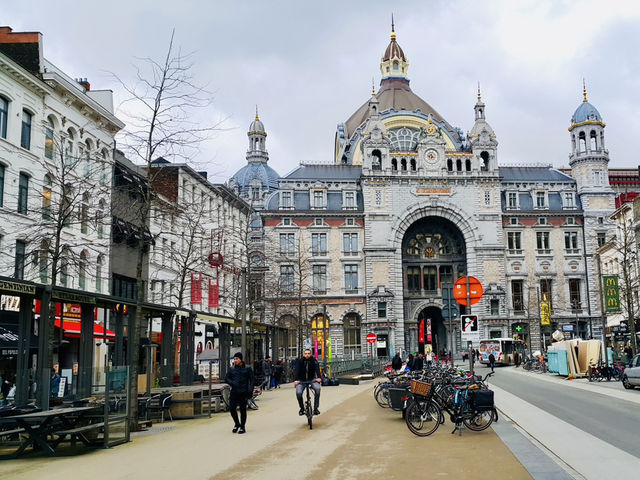 Explore Antwerp’s Mix of Historic and Modern Architecture