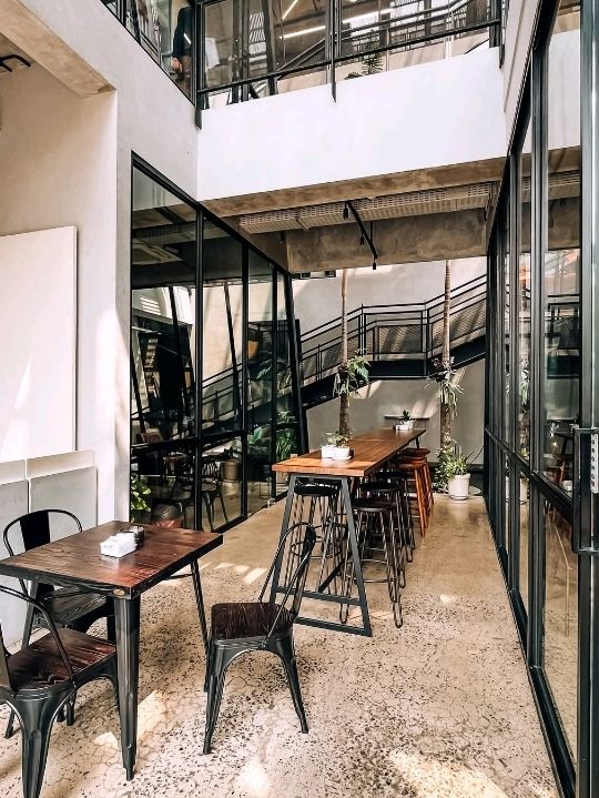 H COFFEE HOUSE
