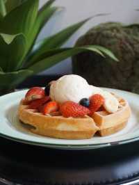 Chic Vibes and Irresistible Waffles: A Perfect Brunch at Wakey Wakey