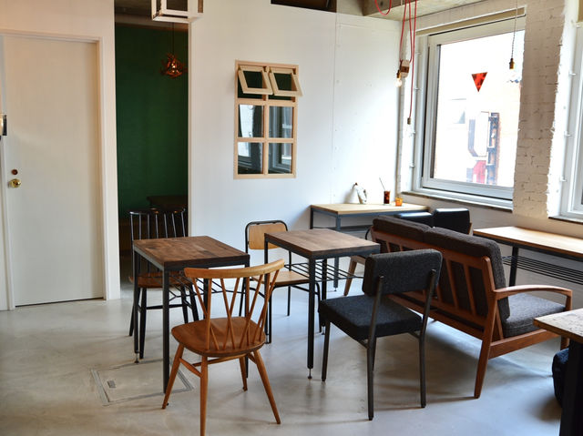 Cafe Wall: A Cozy Lunch Spot Near Shinjuku Sanchome