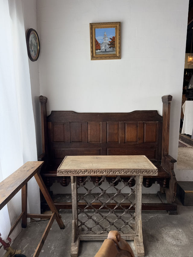 A Cozy Hideaway in Asakusa – TOE LIBRARY PARC