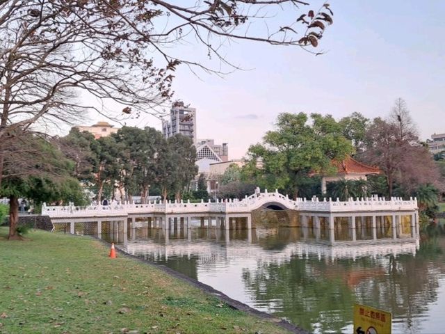 到碧湖公園，走訪碧湖小白宮