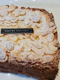 Pastry Architect อยุธยา คาเฟ่มินิมอลกับตึกสีเหลือง