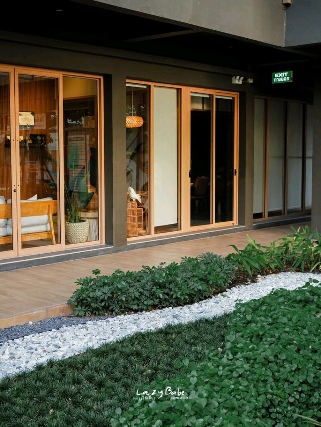 Hotel Wizpark Ratchada สงบ ร่มรื่น มีแมวให้จกด้วย