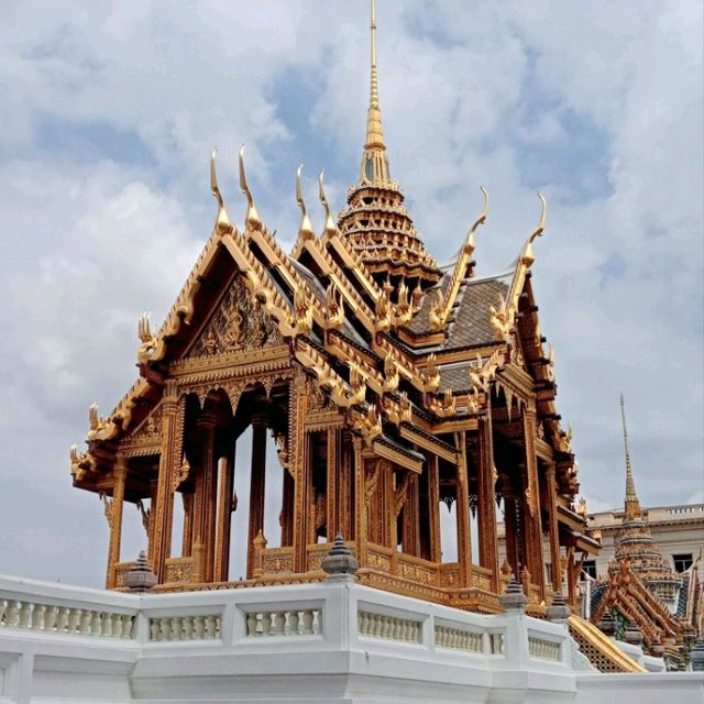 ศิลปะไทยแท้ พระทึ่นั่งิาภรณ์พิโมกช์ปราสาท✨️
