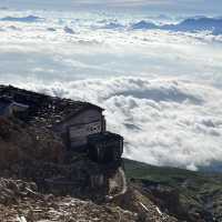 【石室山荘】　雲上の宿