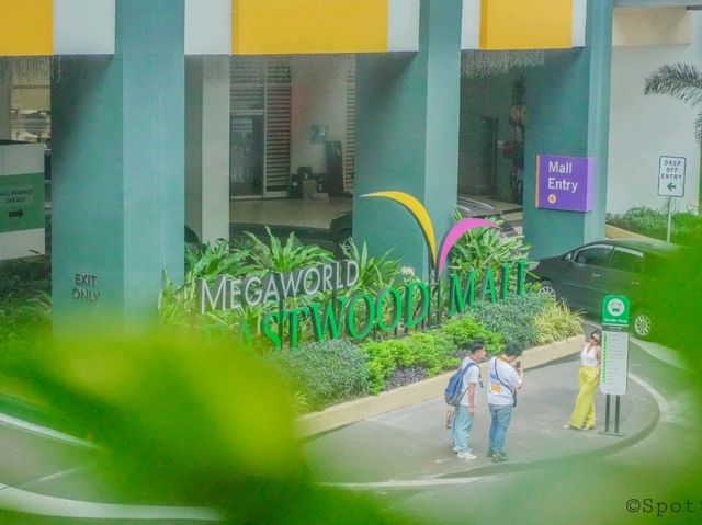 EASTWOOD CITY