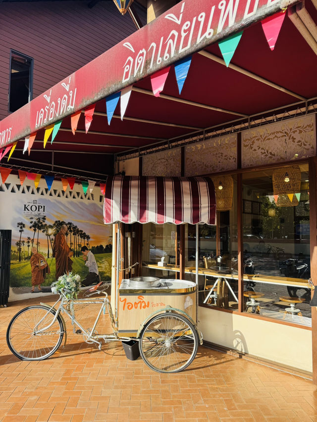 ครบจบในร้านเดียว @Ligor Cafe หน้าวัดมหาธาตุ นครศรี