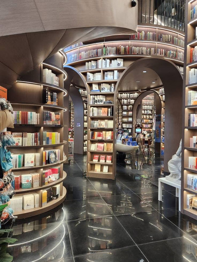Step Into a Book Lover’s Dream: Chengdu’s Most Instagrammable Library