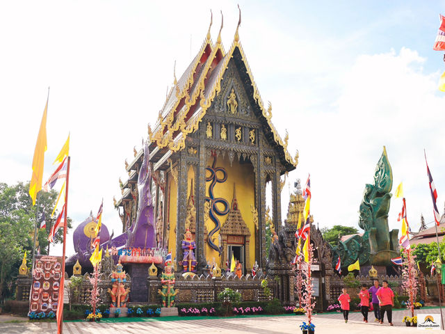วัดสระกำแพงใหญ่