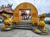 Chong Long Gong Temple: Where Dragons Dance & Curry Puffs Reign Supreme🐉🔥