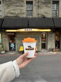 台北赤峰街散策｜文青小店、甜點與貓咪的午後漫遊