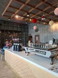 BROWN Brew & Bistro คาเฟ่ฟีลกู๊ดในชะอำ