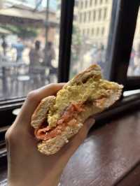 在香港中環的小巴黎，chill感滿滿大館cafe