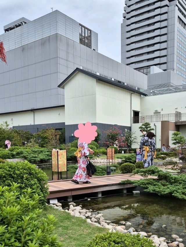 2천 엔 대로 간사이 최대급 온천 테마파크 즐기기