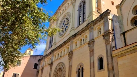 A church blending Gothic and Baroque styles — traveler post in Mataro