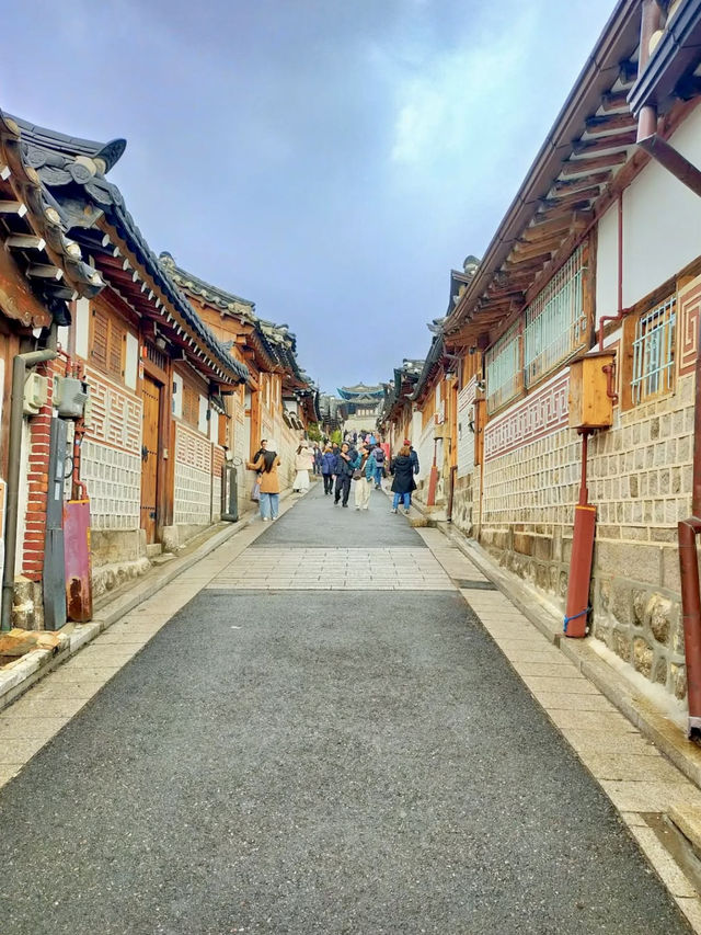 A Slow Day in Anguk, Seoul – Hanok Views & Healing Soup