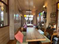 เลอกองเก่า cafe’ de phraeris คาเฟ่ในตึกเก่า