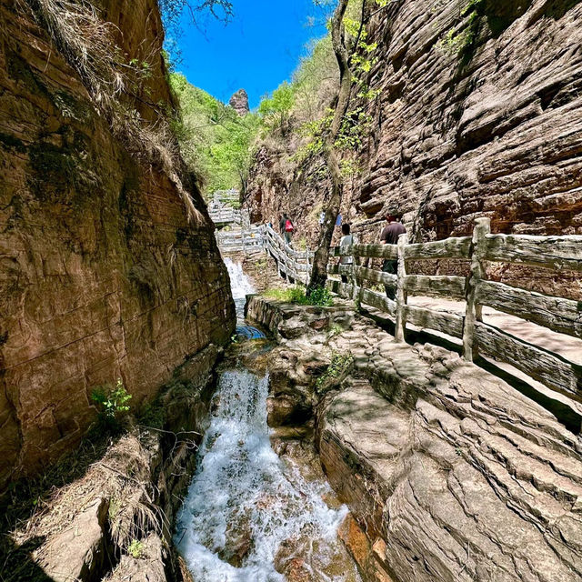 ​天堂山大峽谷 — 石穹懸龍