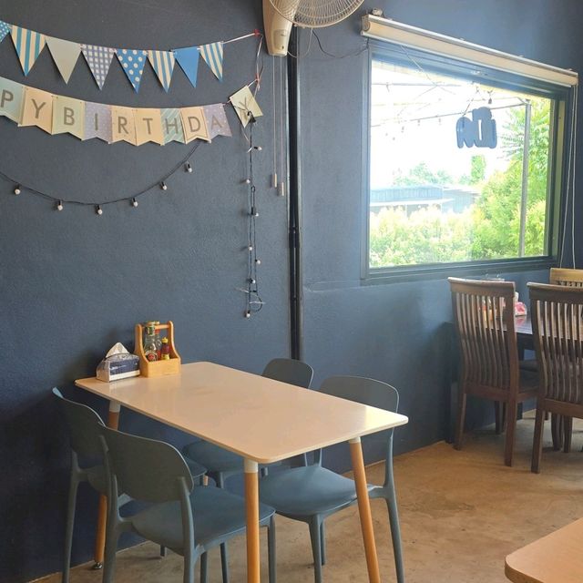 Shin Coffee Cafe &Bistro