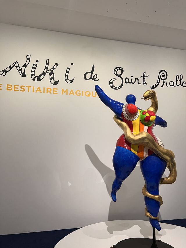 นิทรรศการศิลปะของ Niki de Saint Phalle ที่ Aix