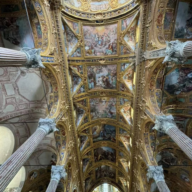 Genoa: Seriously Delicious and Fun! 🍝🏛️
