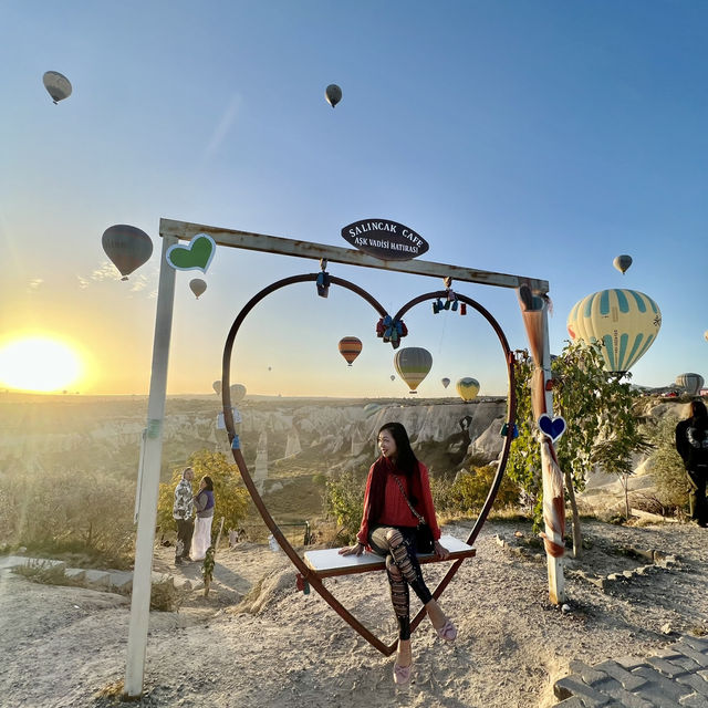 Soaring Over Cappadocia 🇹🇷: Hot Air 🎈Ride