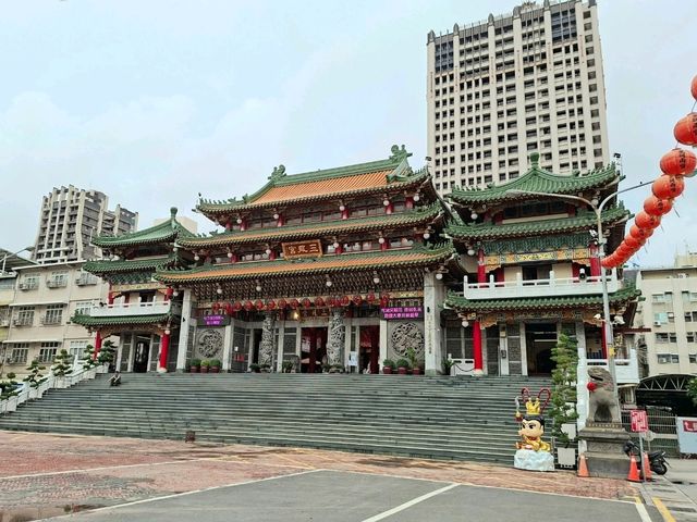 Sanfeng Temple วัดโคมแดง✨️