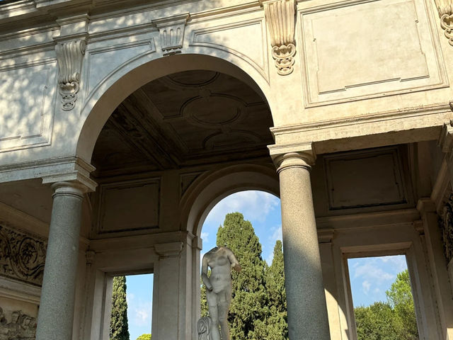 🏛️🌳 Rome: Exploring the Medici Villa – A View from Pincian Hill!