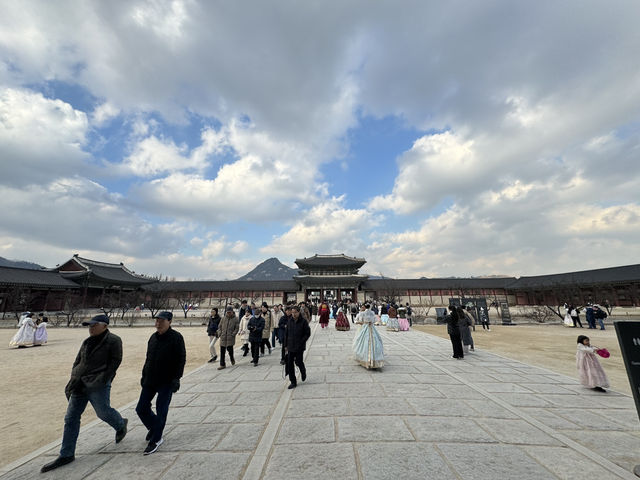 🇰🇷 A Royal Start: Exploring Gyeongbokgung Palace as a First-Time Visitor