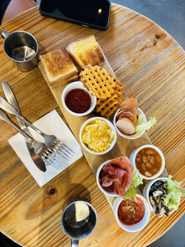 Wolf Den Café：美孚隱世狼系主題咖啡廳，打卡必試酥皮全日早餐！