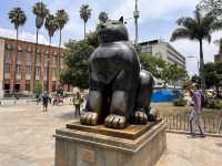 【Plaza Botero｜メデジン中枢の野外アート広場】